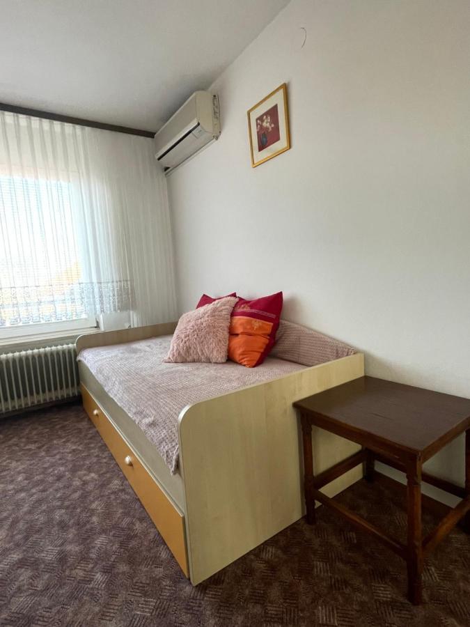 Apartmaji Mojca Pensionat Križe Exteriör bild